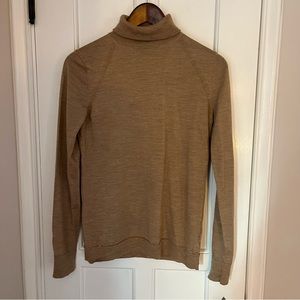 Banana republic 100% merino wool M turtleneck sweater